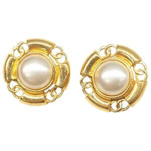 100% Authentic CHANEL Gold Metal CC Pearl Clip-On Earrings 646-092924